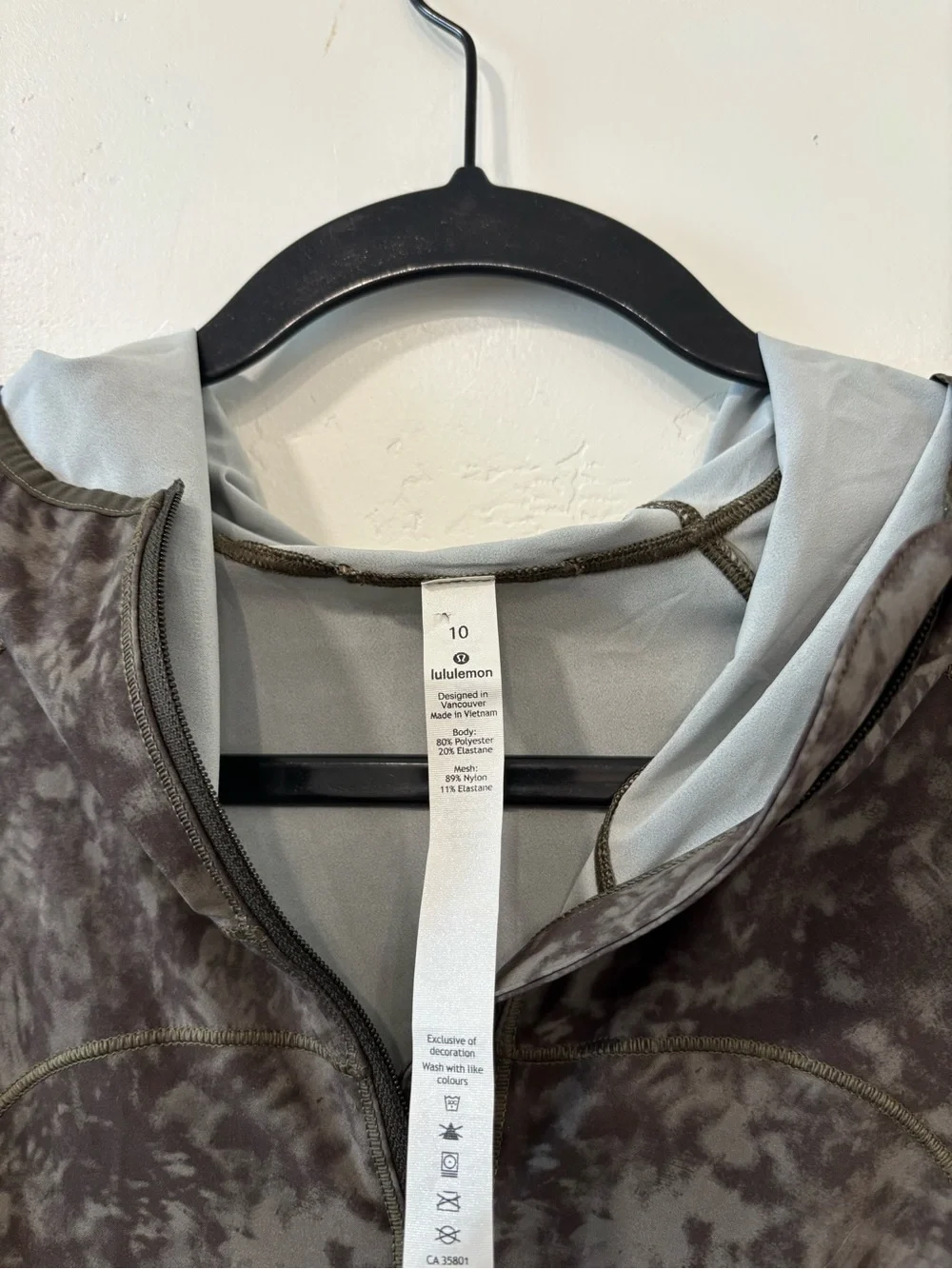 lululemon athletica zipper friendly